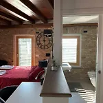 La Corte Dei Vizi Couette-café Clauiano