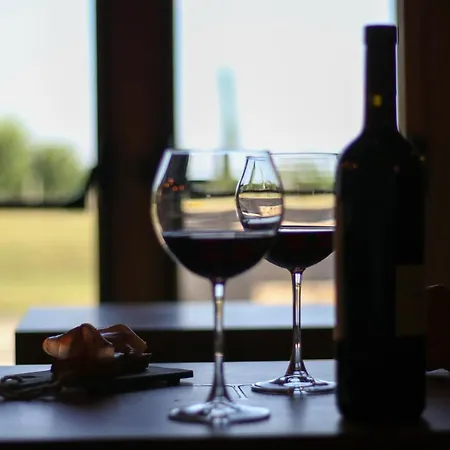 ベッド・アンド・ブレックファスト La Corte Dei Vizi Clauiano