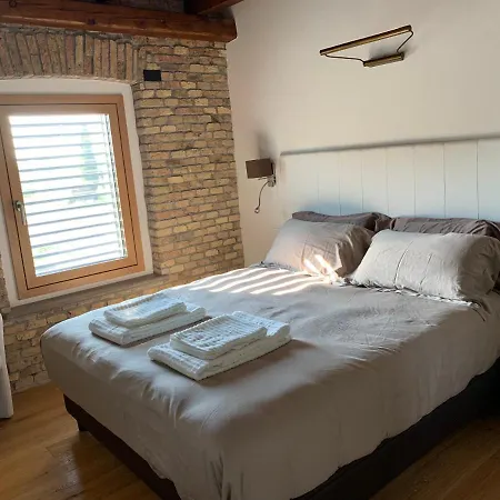 Oda ve Kahvaltı La Corte Dei Vizi 4*