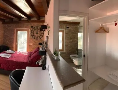 La Corte Dei Vizi Clauiano