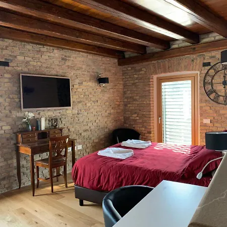 La Corte Dei Vizi Clauiano