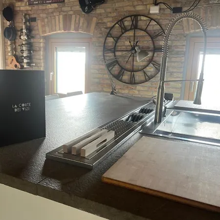 La Corte Dei Vizi ベッド・アンド・ブレックファスト 4*