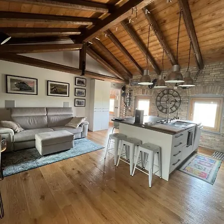 ベッド・アンド・ブレックファスト La Corte Dei Vizi