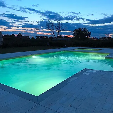 La Corte Dei Vizi Bed & Breakfast 4*